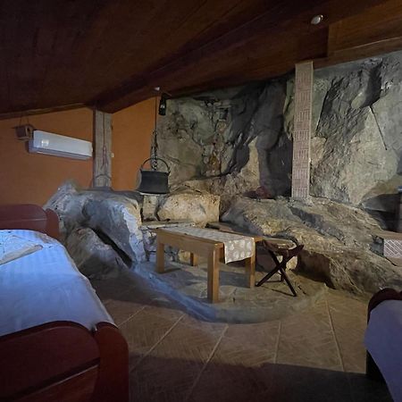 Cave Apartment Virpazar Eksteriør billede