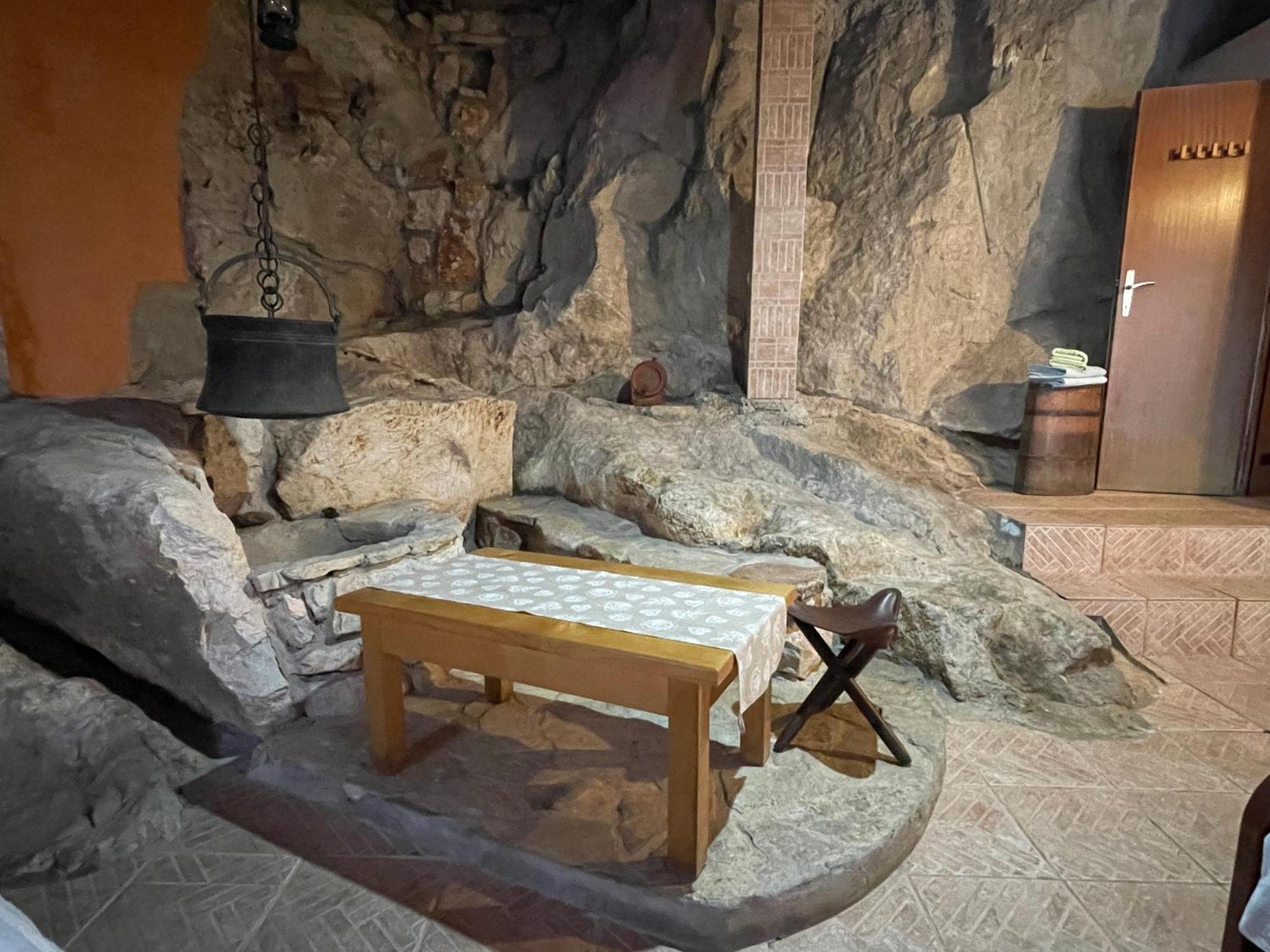 Cave Apartment Virpazar Eksteriør billede